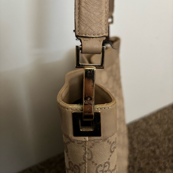 Gucci Beige GG Supreme Canvas Shoulder Bag with Tan Strap - Picture 3 of 10